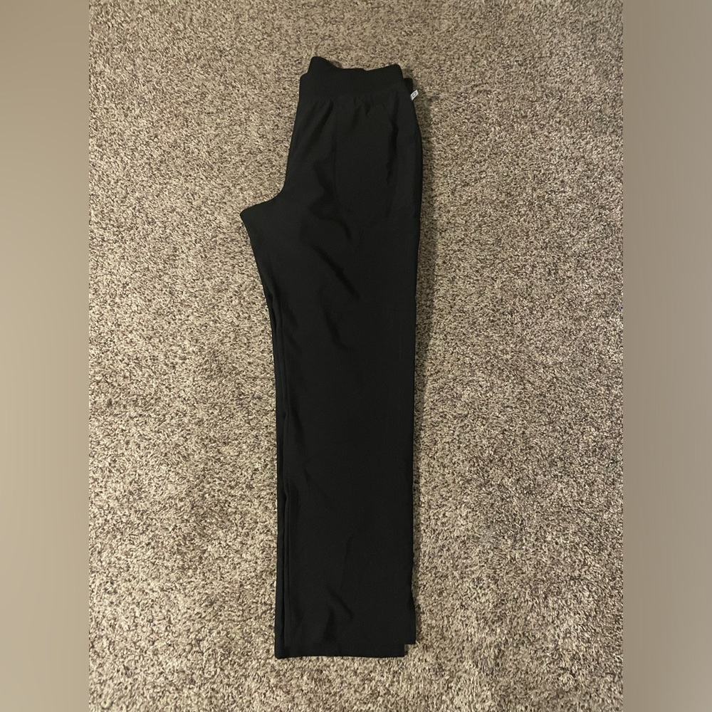 Women’s Cherokee Scrubs, Large.